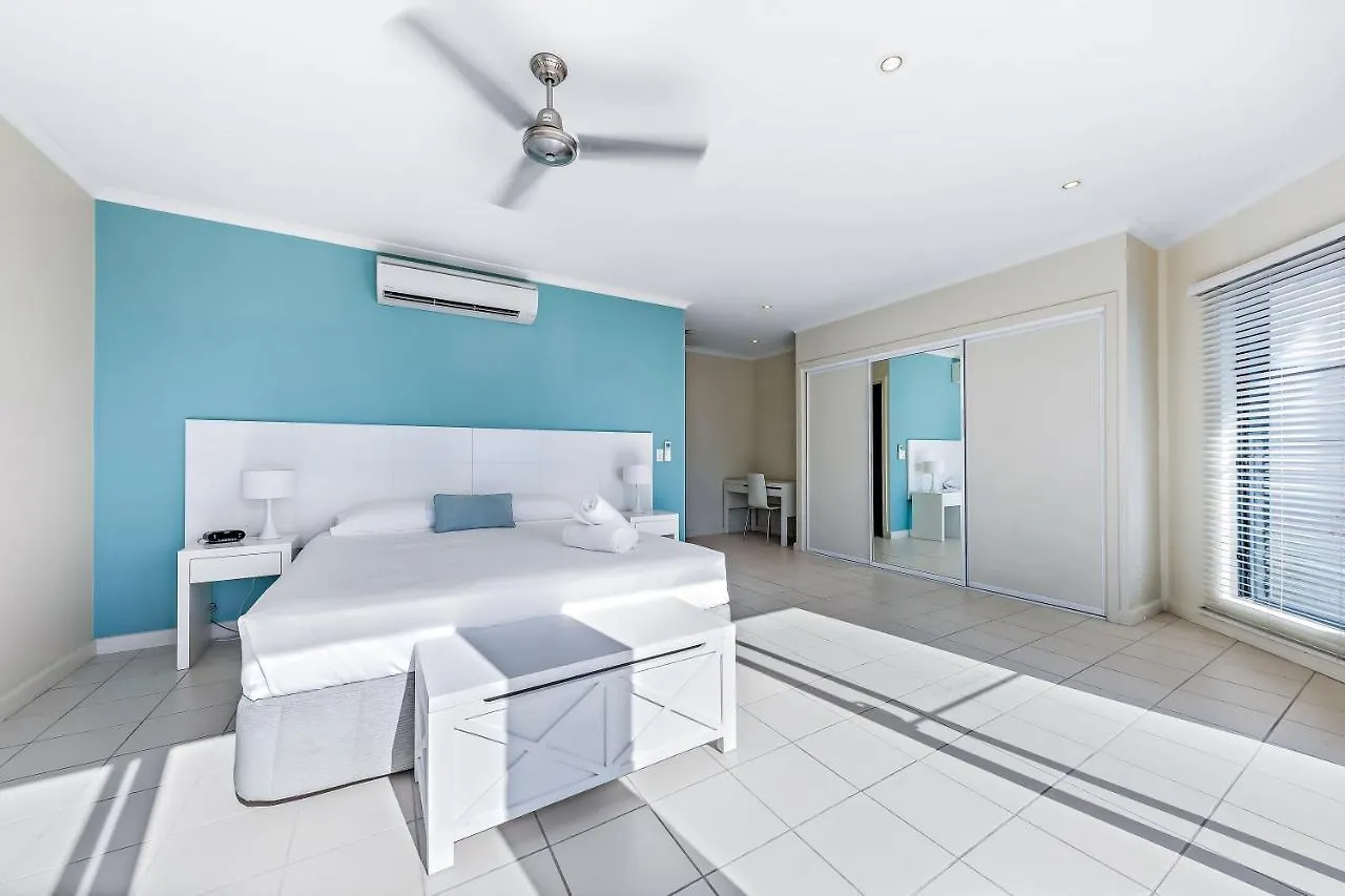 Whitsunday Beachfront Apartment On Broadwater Airlie Beach