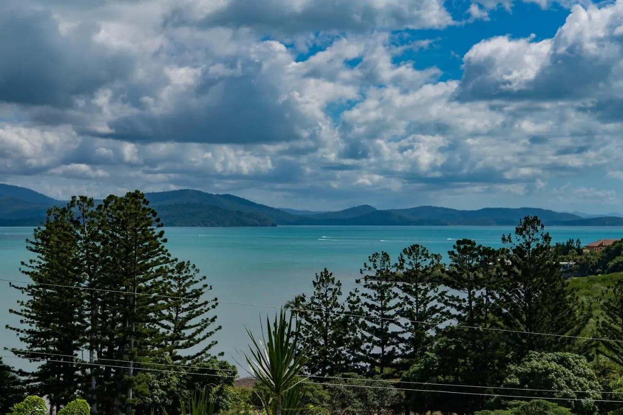 Whitsunday Beachfront Apartment On Broadwater Airlie Beach 0*,